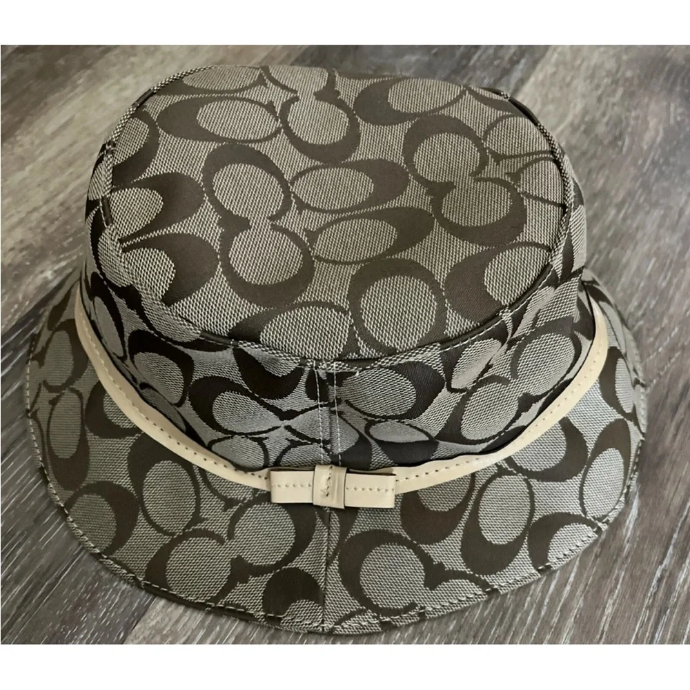Signature Patterned Bucket Hat - Picture 10 of 12